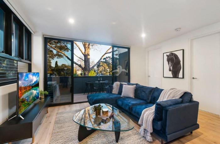 2025年8月24号农历七月初二日,黄历忌宜财神方位查询